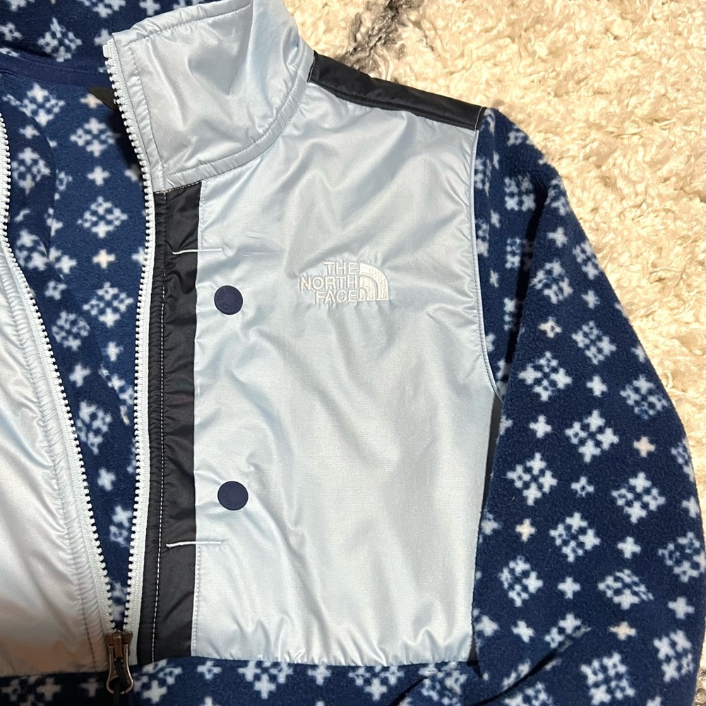 North Face Pullover - Picture 3 of 5